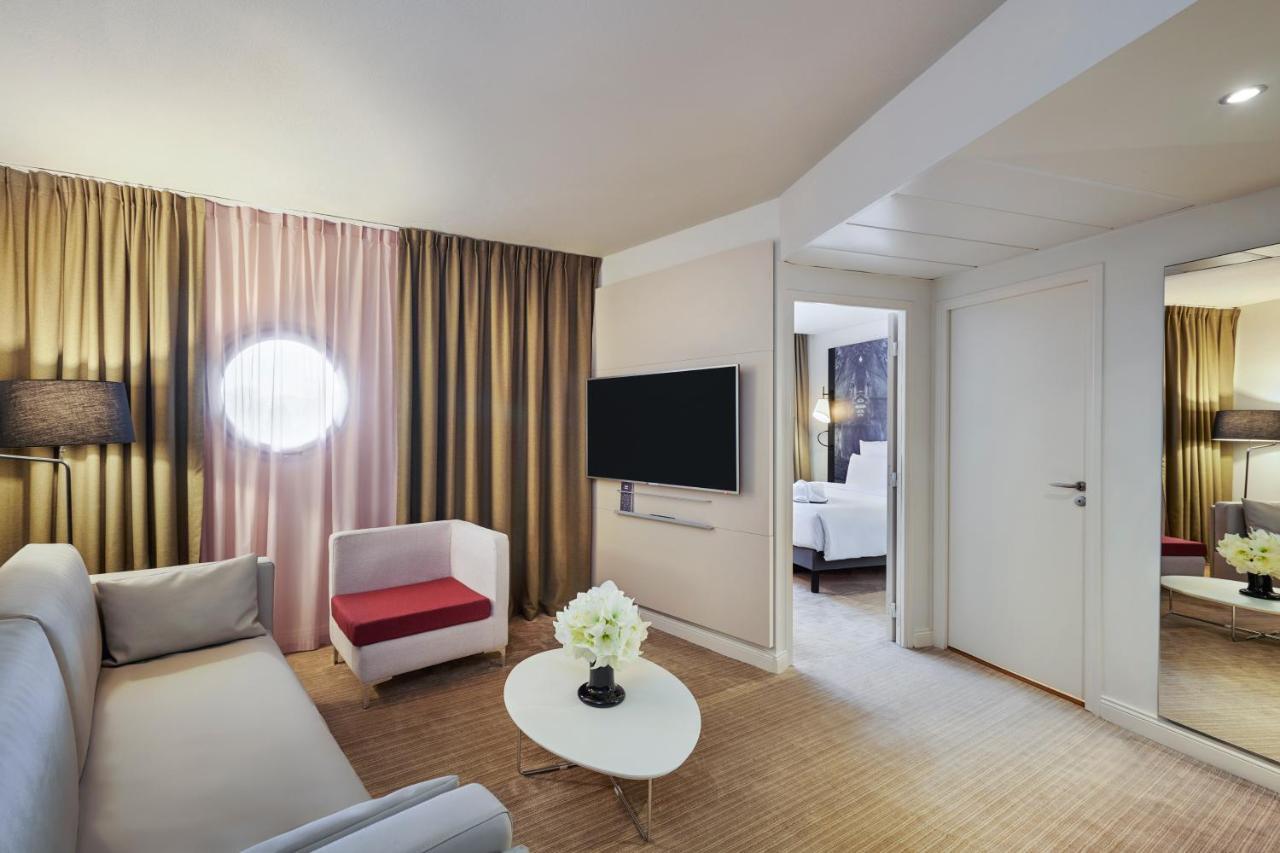 Mercure Paris La Défense Courbevoie Exterior foto